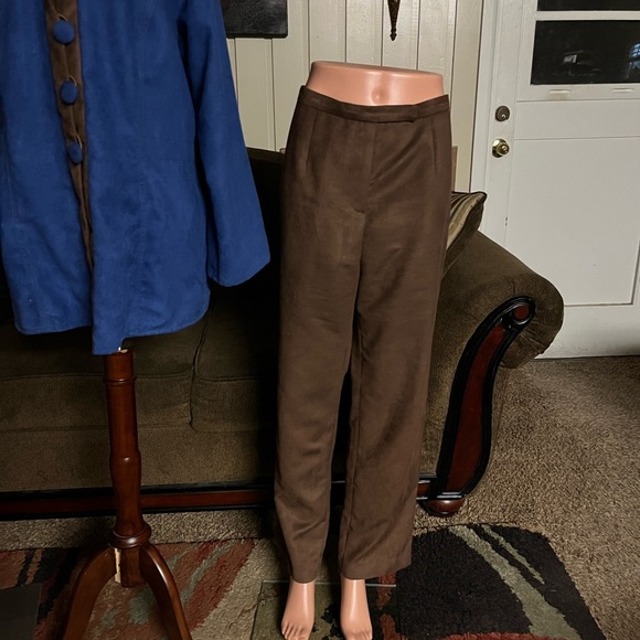 Dianaira • Size 12 • 3 Piece Outfit • Leather • Blazer/Blouse/Pants • Brown/Blue - Picture 15 of 16